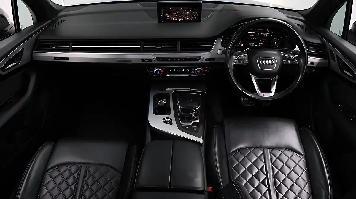 Used 2017 Audi SQ7 Blue - Interior and Exterior details 2