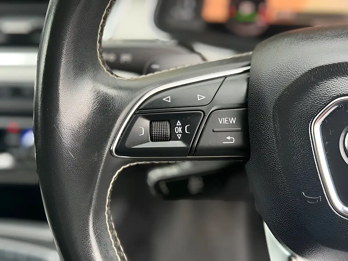 Used 2017 Audi Sq7 Blue - Interior and Exterior details 18