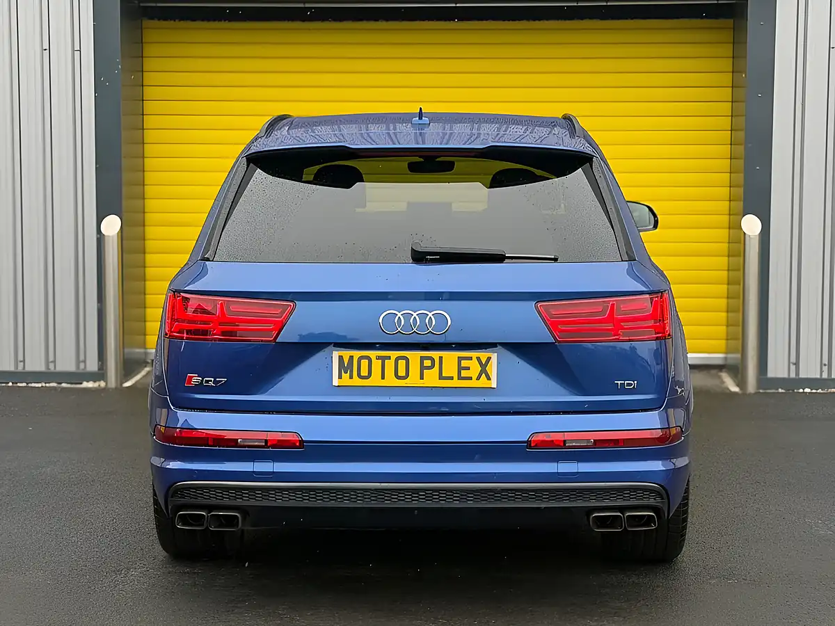 Used 2017 Audi Sq7 Blue - Interior and Exterior details 8