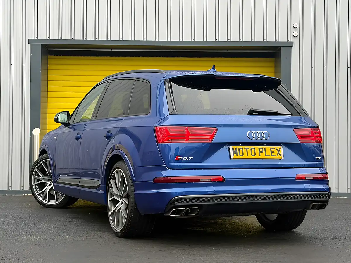 Used 2017 Audi Sq7 Blue - Interior and Exterior details 9