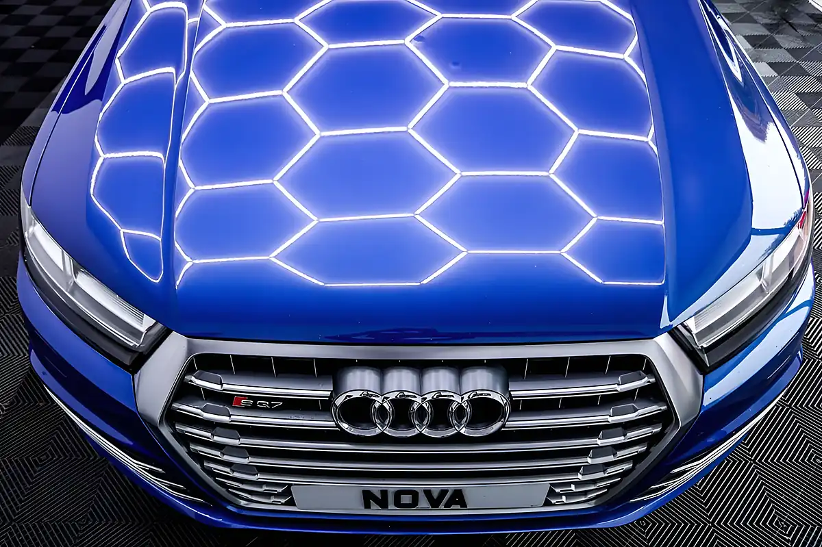 Used 2017 Audi SQ7 Blue - Interior and Exterior details 11