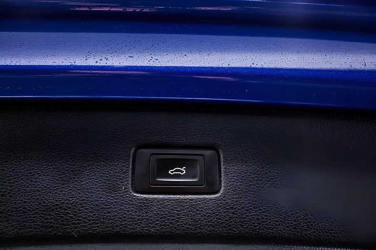 Used 2017 Audi SQ7 Blue - Interior and Exterior details 19