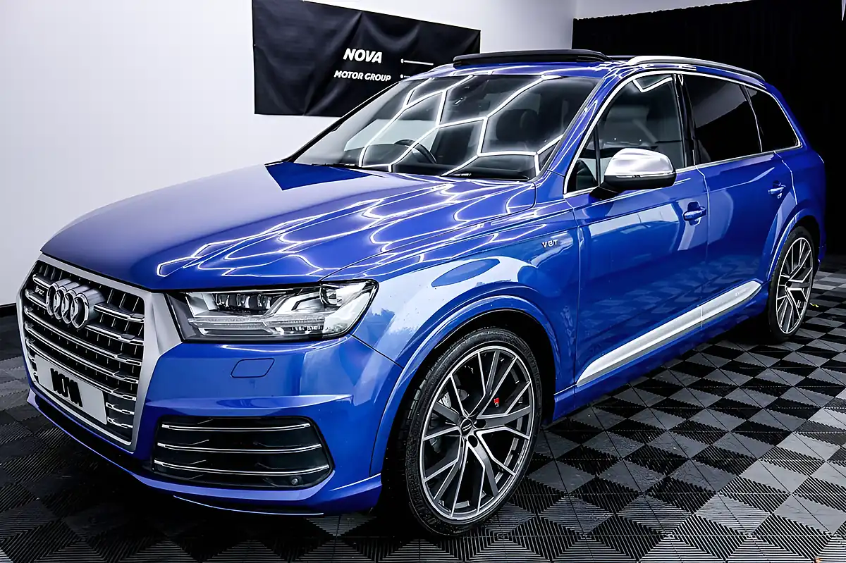 Used 2017 Audi SQ7 Blue - Interior and Exterior details 5