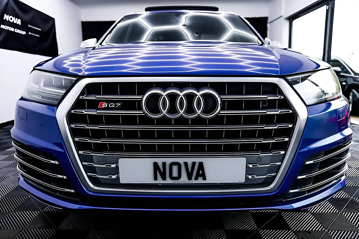 Used 2017 Audi SQ7 Blue - Interior and Exterior details 6