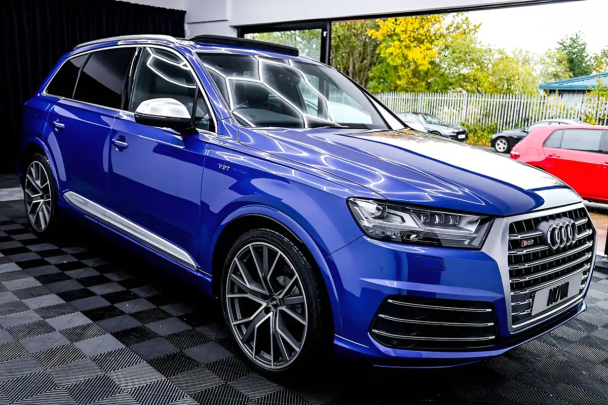 Used 2017 Audi SQ7 Blue - Interior and Exterior details 7