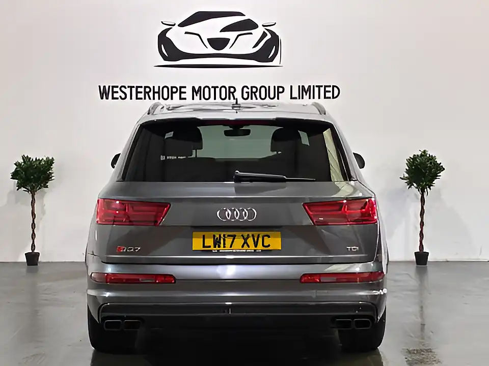 Used 2017 Audi SQ7 Grey - Interior and Exterior details 17