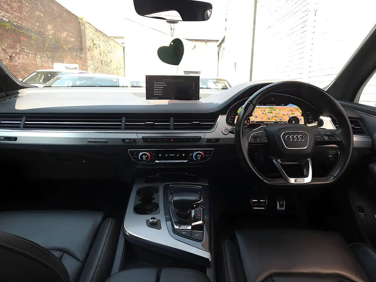 Used 2017 Audi Sq7 Tiptronic Quattro White - Interior and Exterior details 11