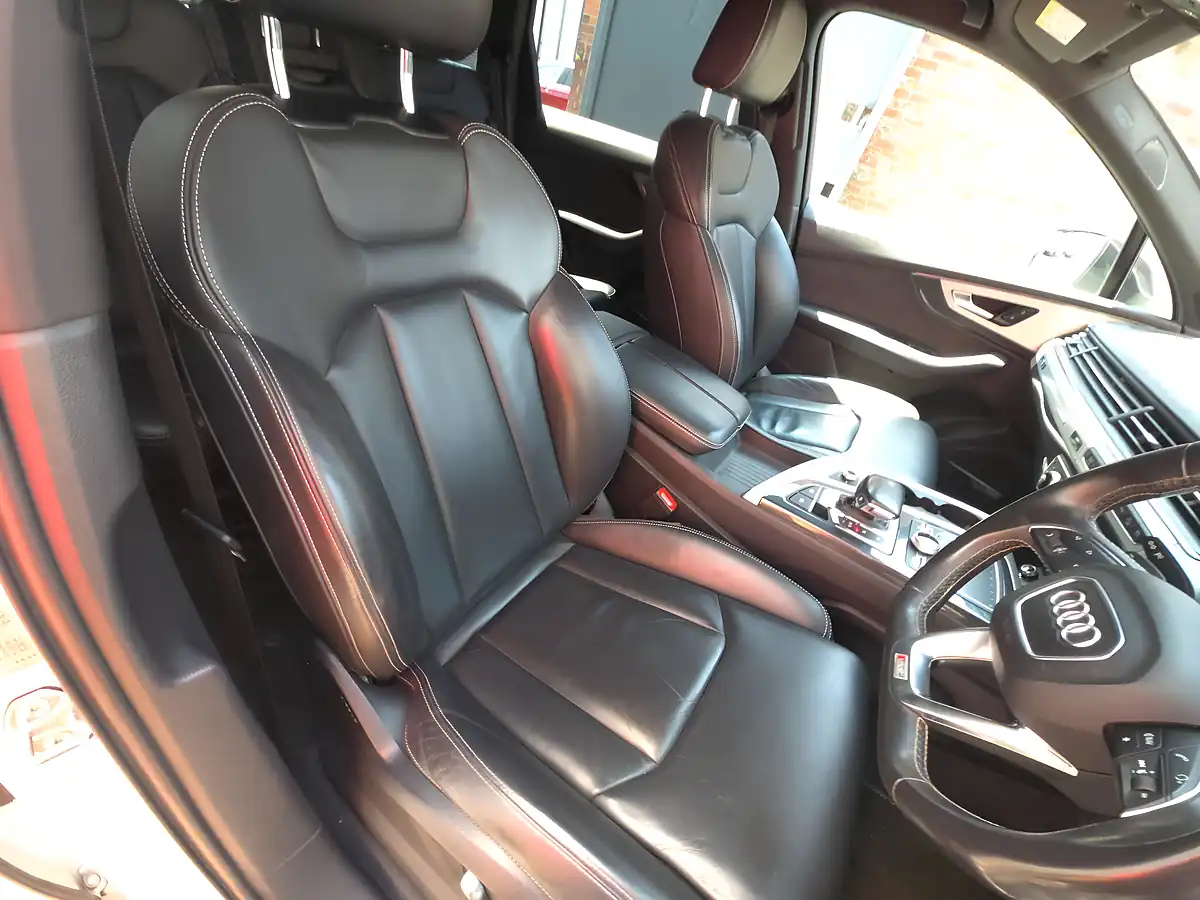 Used 2017 Audi Sq7 Tiptronic Quattro White - Interior and Exterior details 13
