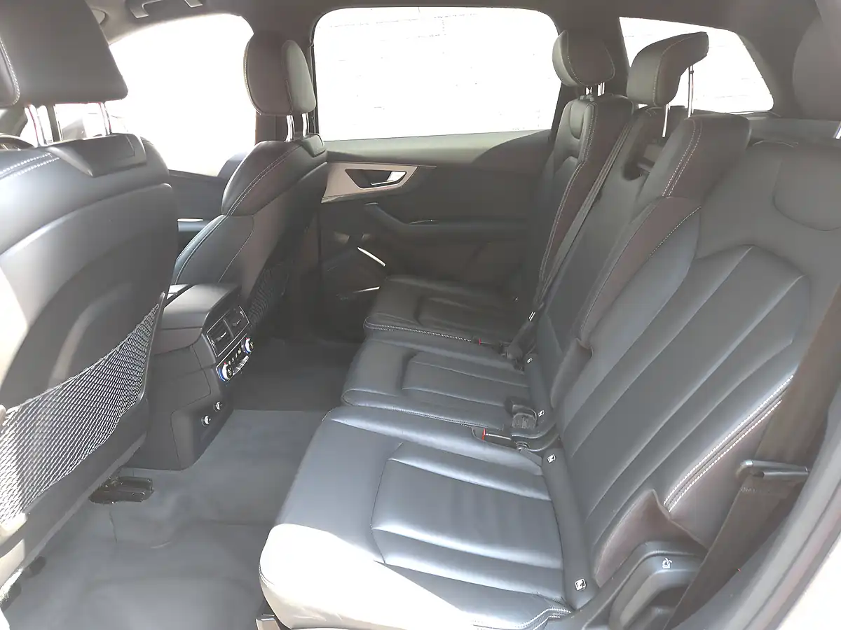 Used 2017 Audi Sq7 Tiptronic Quattro White - Interior and Exterior details 14