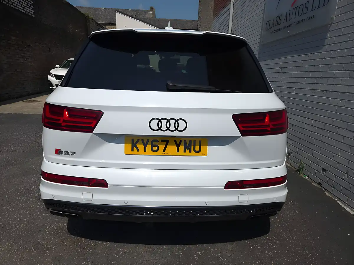 Used 2017 Audi Sq7 Tiptronic Quattro White - Interior and Exterior details 7