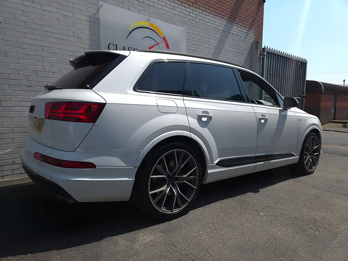 Used 2017 Audi Sq7 Tiptronic Quattro White - Interior and Exterior details 9