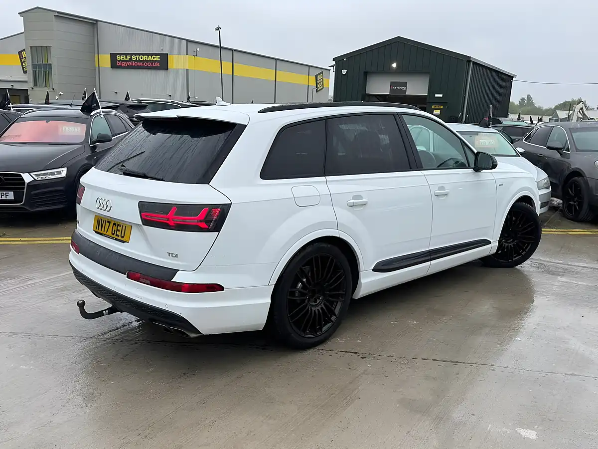Used 2017 Audi SQ7 White - Interior and Exterior details 11