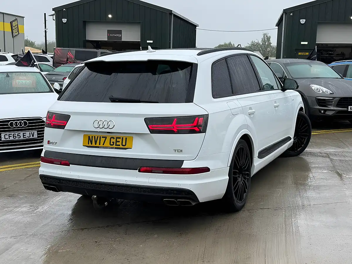 Used 2017 Audi SQ7 White - Interior and Exterior details 12