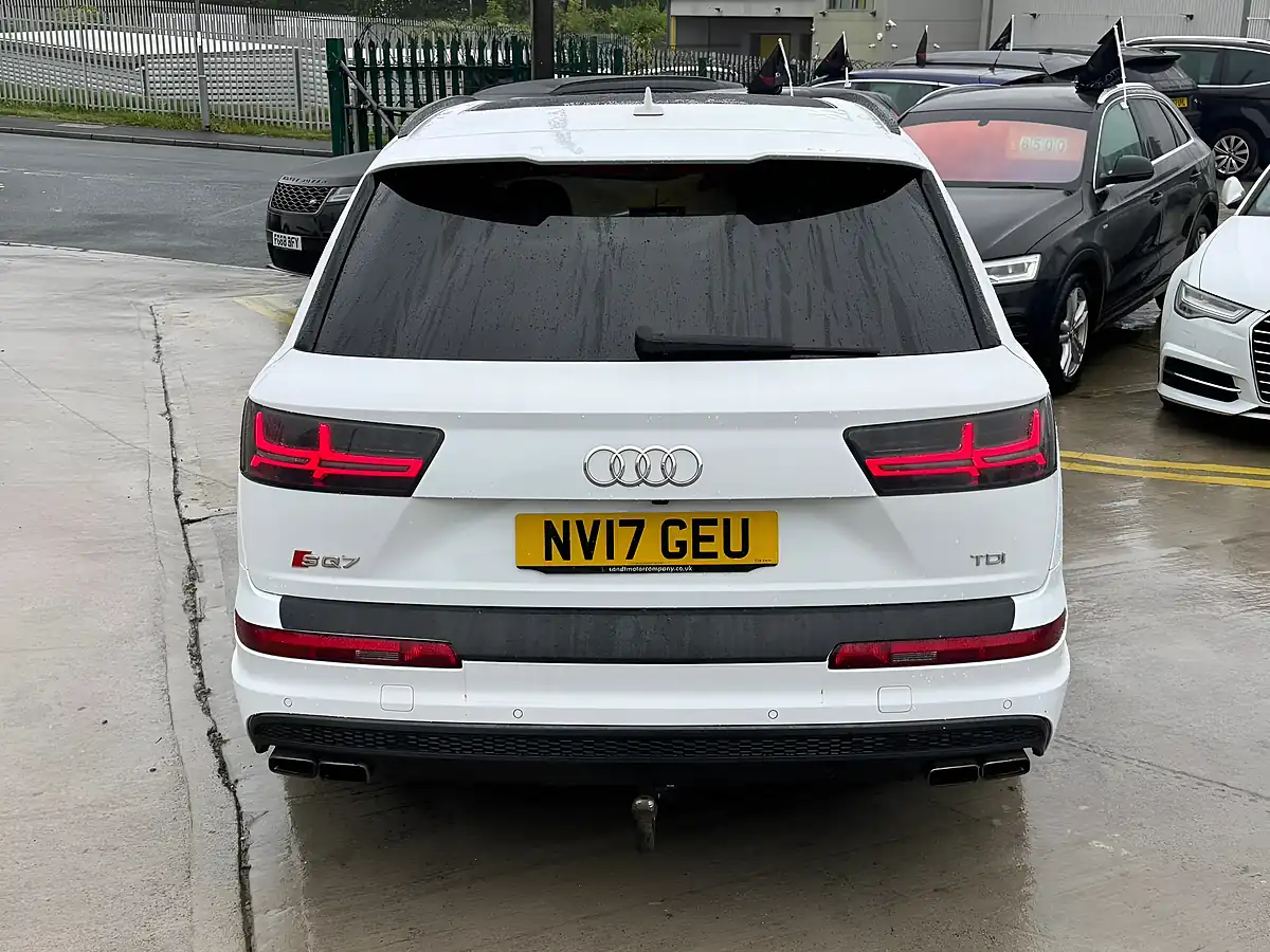 Used 2017 Audi SQ7 White - Interior and Exterior details 9