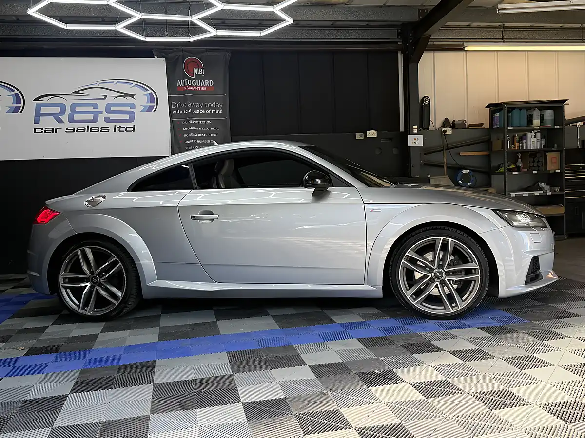 Used 2017 Audi Tt Black Edition Silver - Interior and Exterior details 5