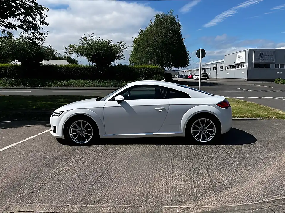 Used 2017 Audi Tt Sport White - Interior and Exterior details 13