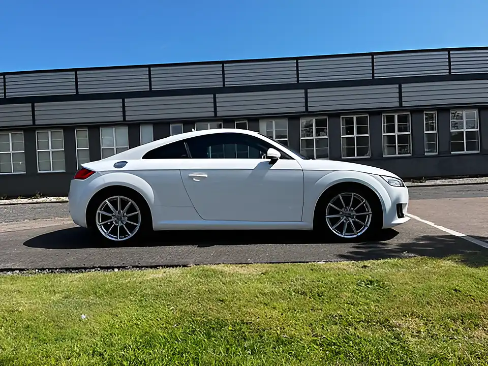 Used 2017 Audi Tt Sport White - Interior and Exterior details 7
