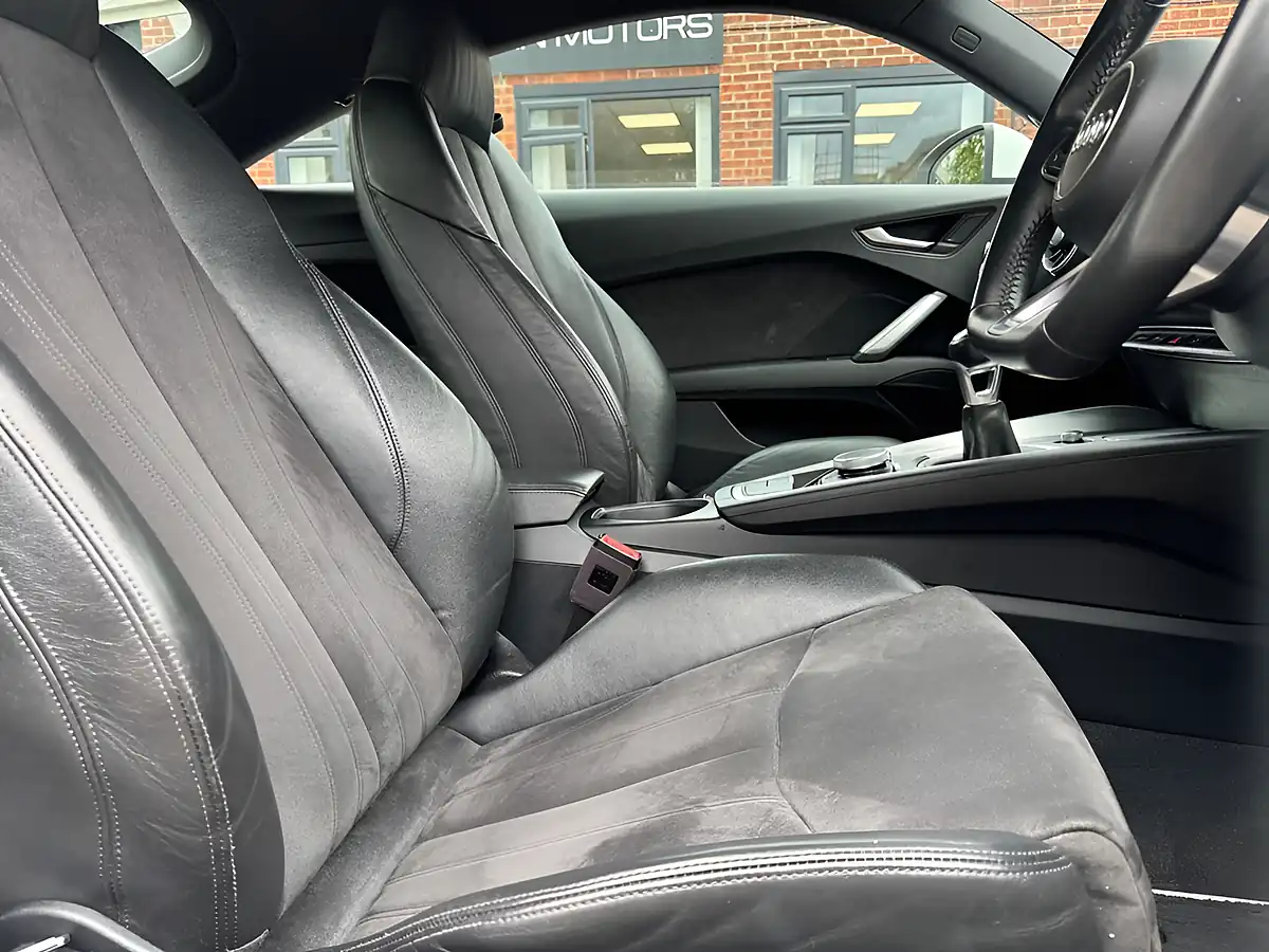 Used 2017 Audi Tt Sport White - Interior and Exterior details 10
