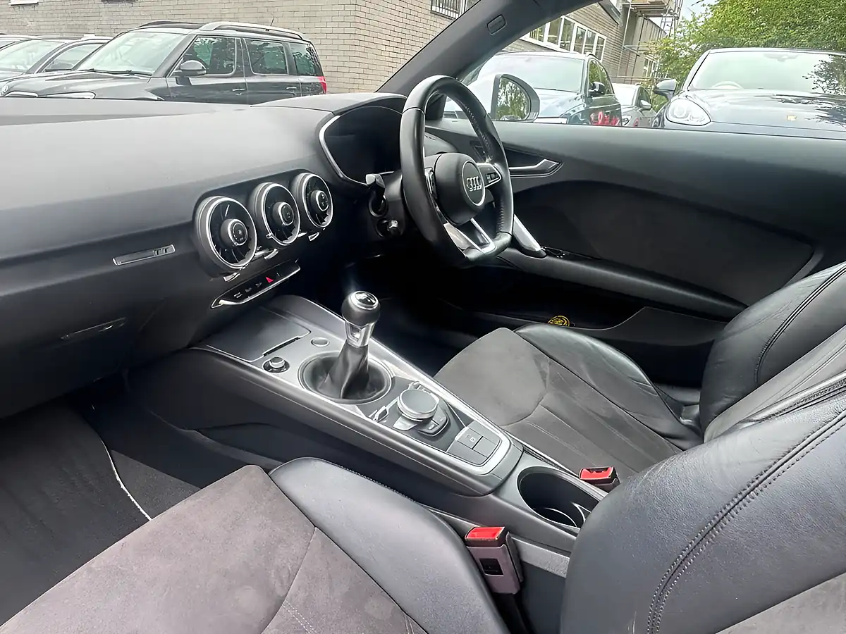 Used 2017 Audi Tt Sport White - Interior and Exterior details 12