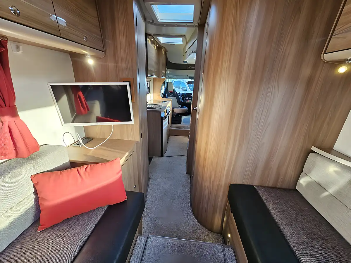 Used 2017 Bailey Approach Advance 665 White - Interior and Exterior details 18