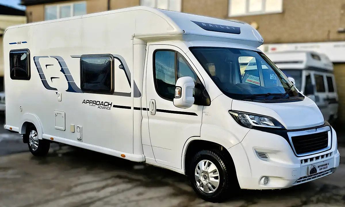 Used 2017 Bailey Approach Advance 665 White - Interior and Exterior details 2