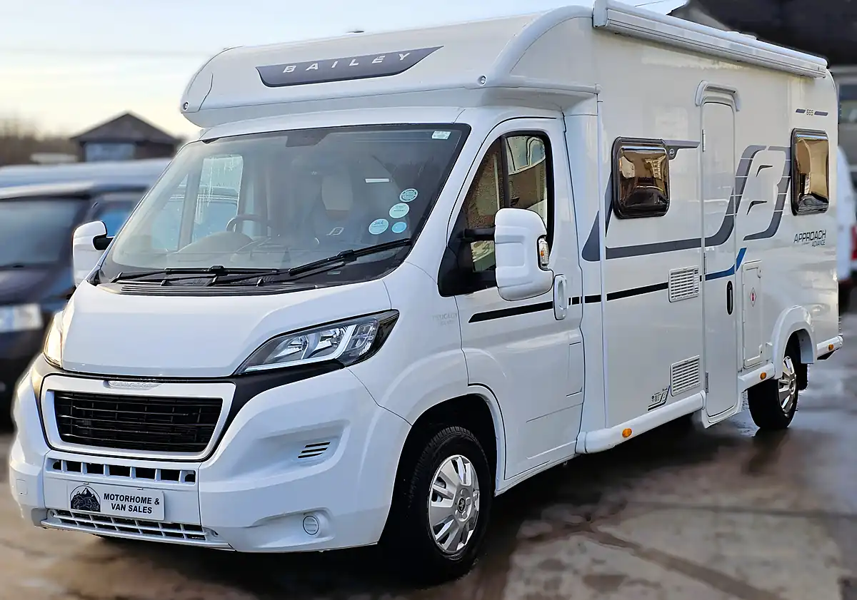 Used 2017 Bailey Approach Advance 665 White - Interior and Exterior details 3