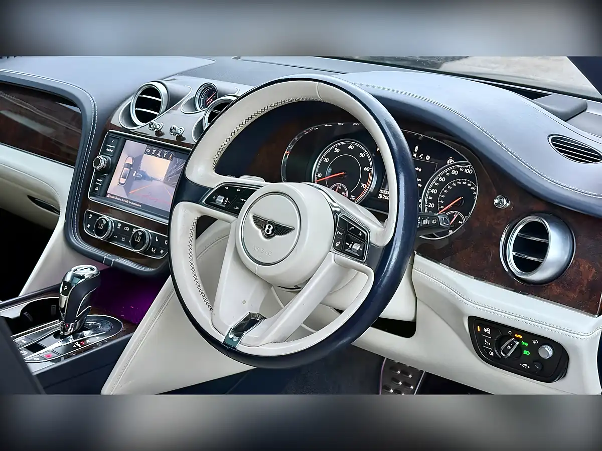 Used 2017 Bentley Bentayga Auto 4WD Blue - Interior and Exterior details 17