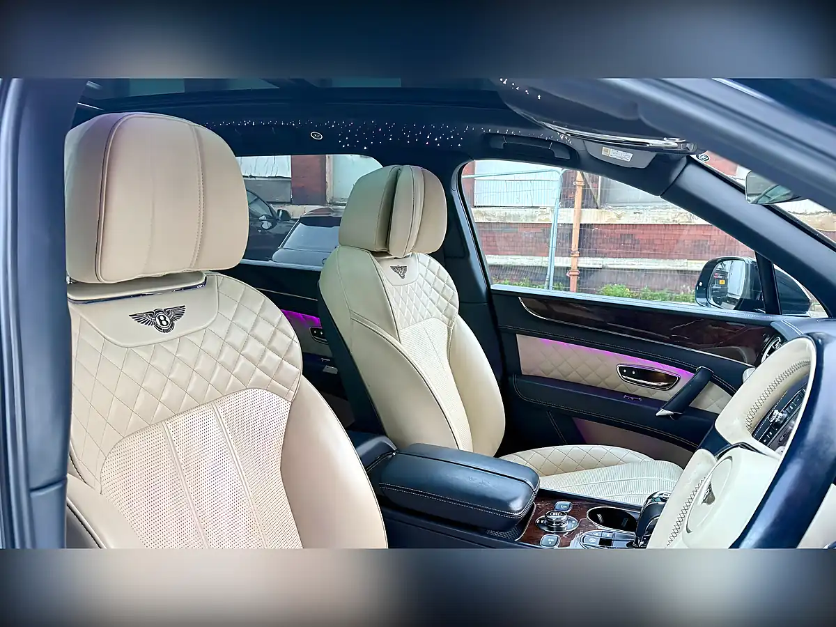 Used 2017 Bentley Bentayga Auto 4WD Blue - Interior and Exterior details 7