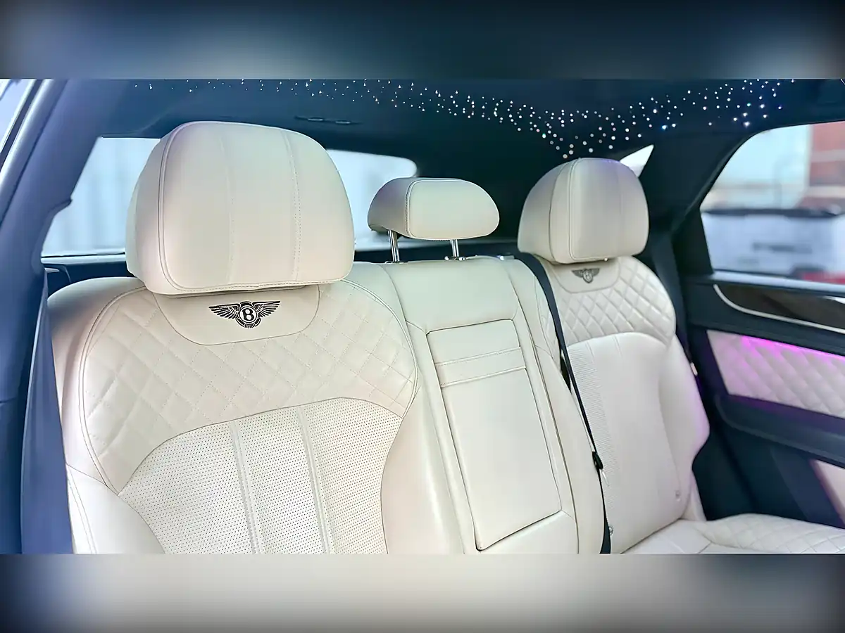Used 2017 Bentley Bentayga Auto 4WD Blue - Interior and Exterior details 9