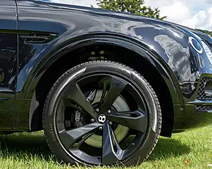 Used 2017 Bentley Bentayga Black - Interior and Exterior details 10