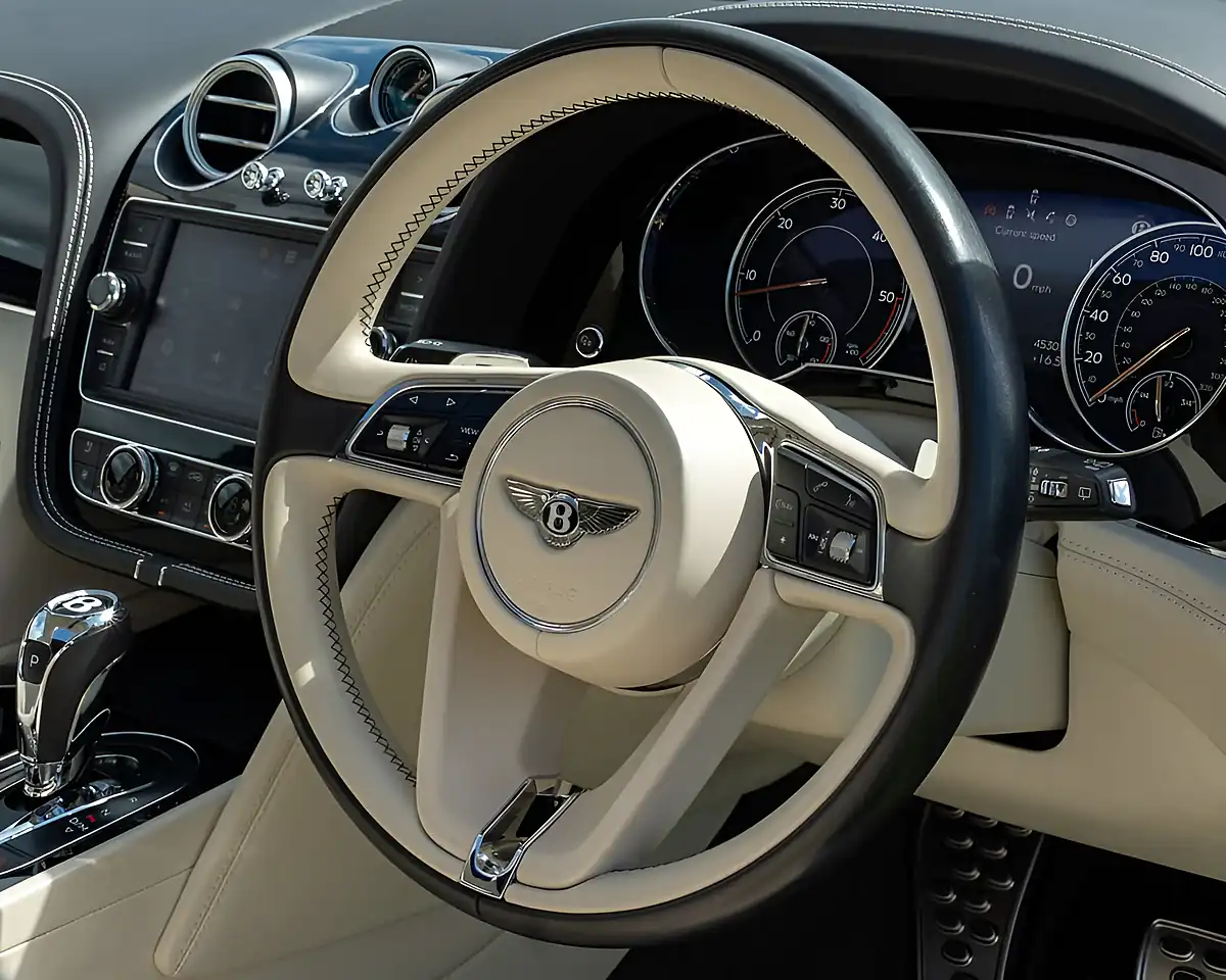 Used 2017 Bentley Bentayga Black - Interior and Exterior details 13
