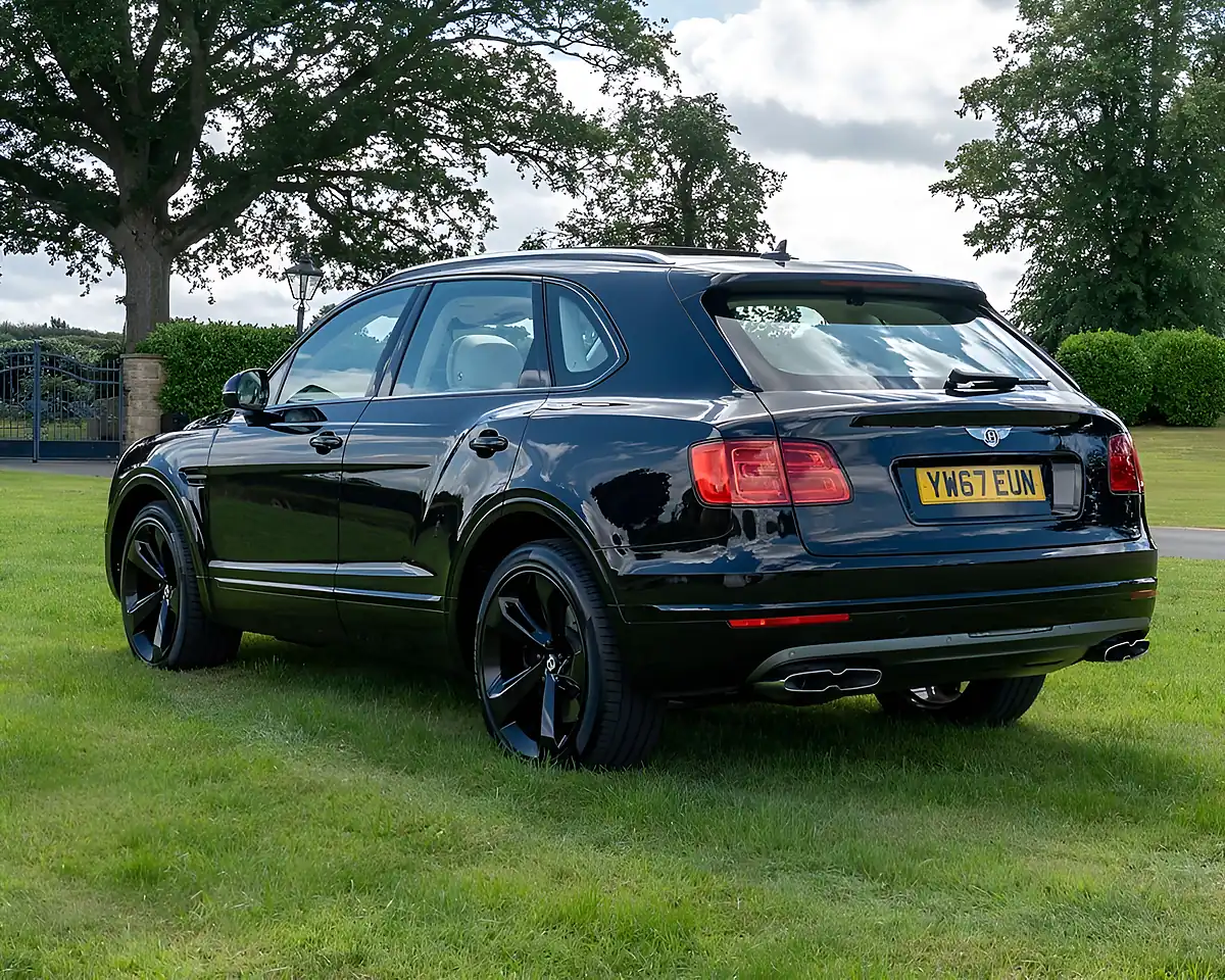 Used 2017 Bentley Bentayga Black - Interior and Exterior details 3
