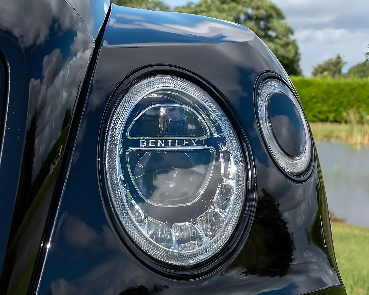 Used 2017 Bentley Bentayga Black - Interior and Exterior details 8