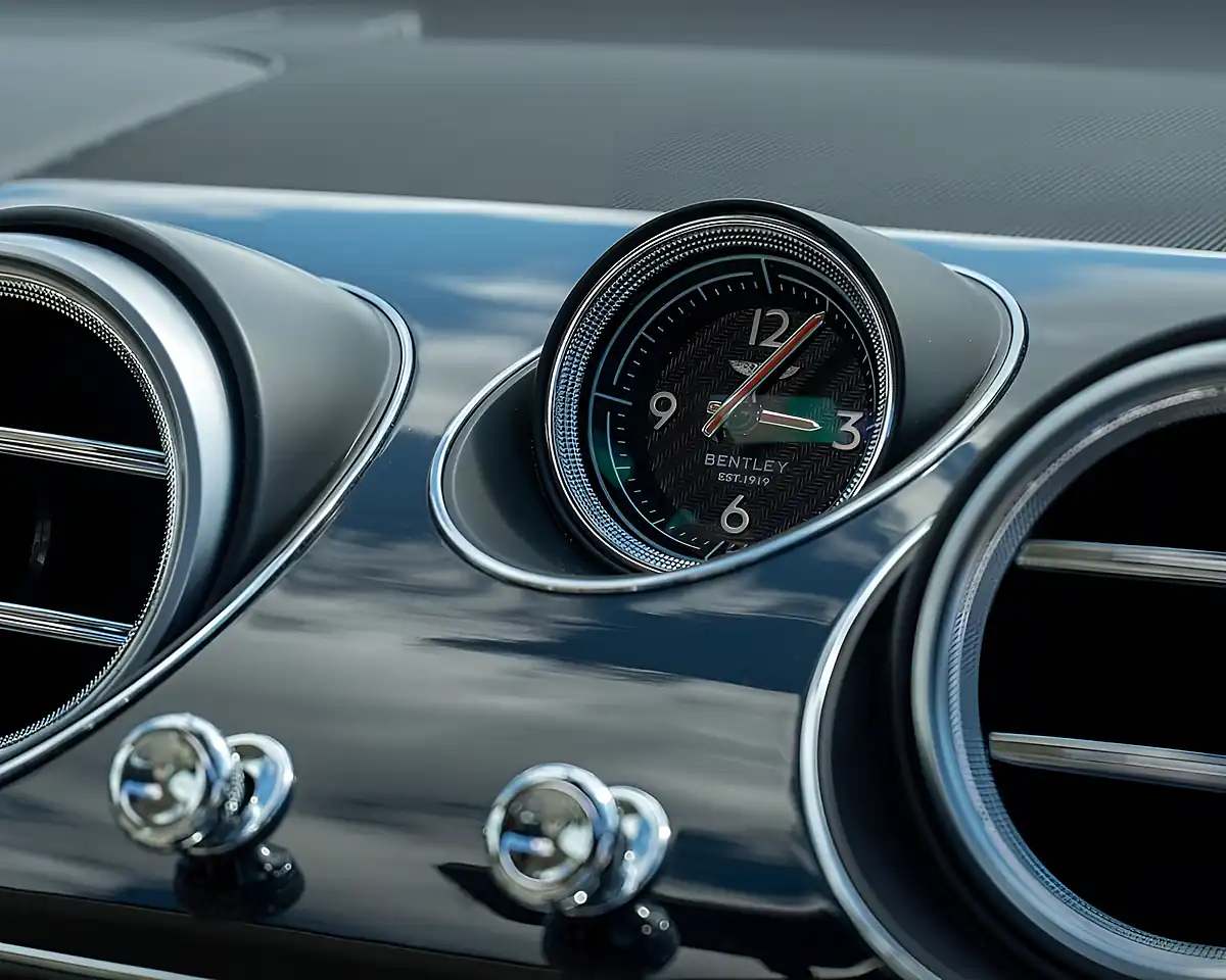 Used 2017 Bentley Bentayga Black - Interior and Exterior details 9