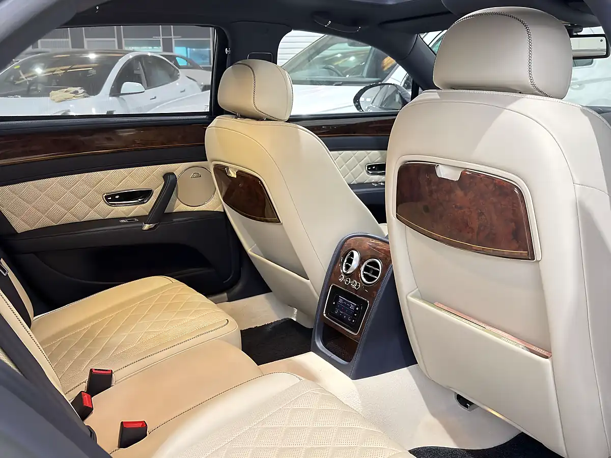 Used 2017 Bentley Flying Spur S Blue - Interior and Exterior details 19