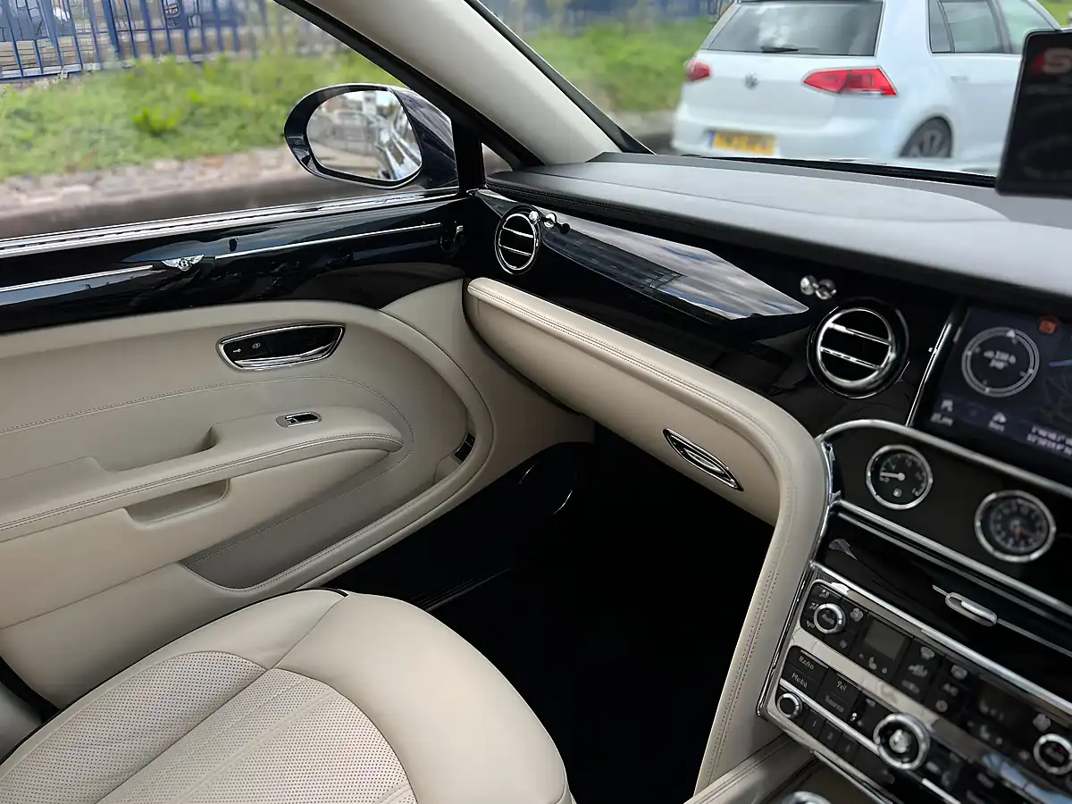 Used 2017 Bentley Mulsanne Facelift Black - Interior and Exterior details 19