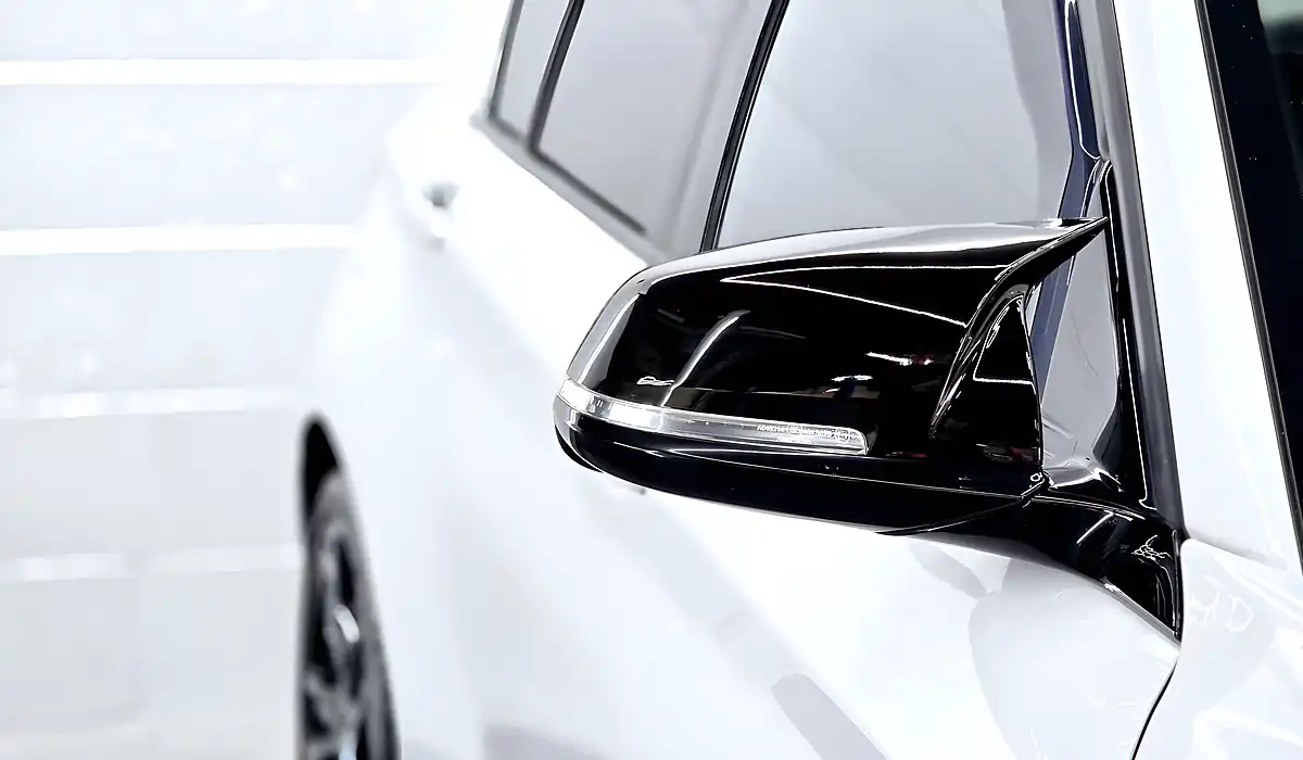 Used 2017 BMW 1 Series M140i Alpine White - Interior and Exterior details 17
