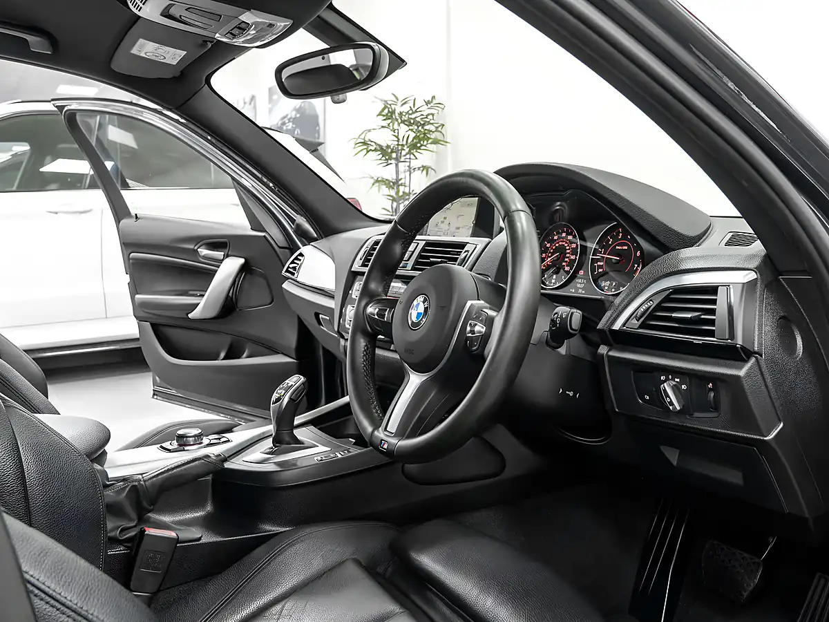 Used 2017 BMW 1 Series M140i Mineral Grey - Interior and Exterior details 17
