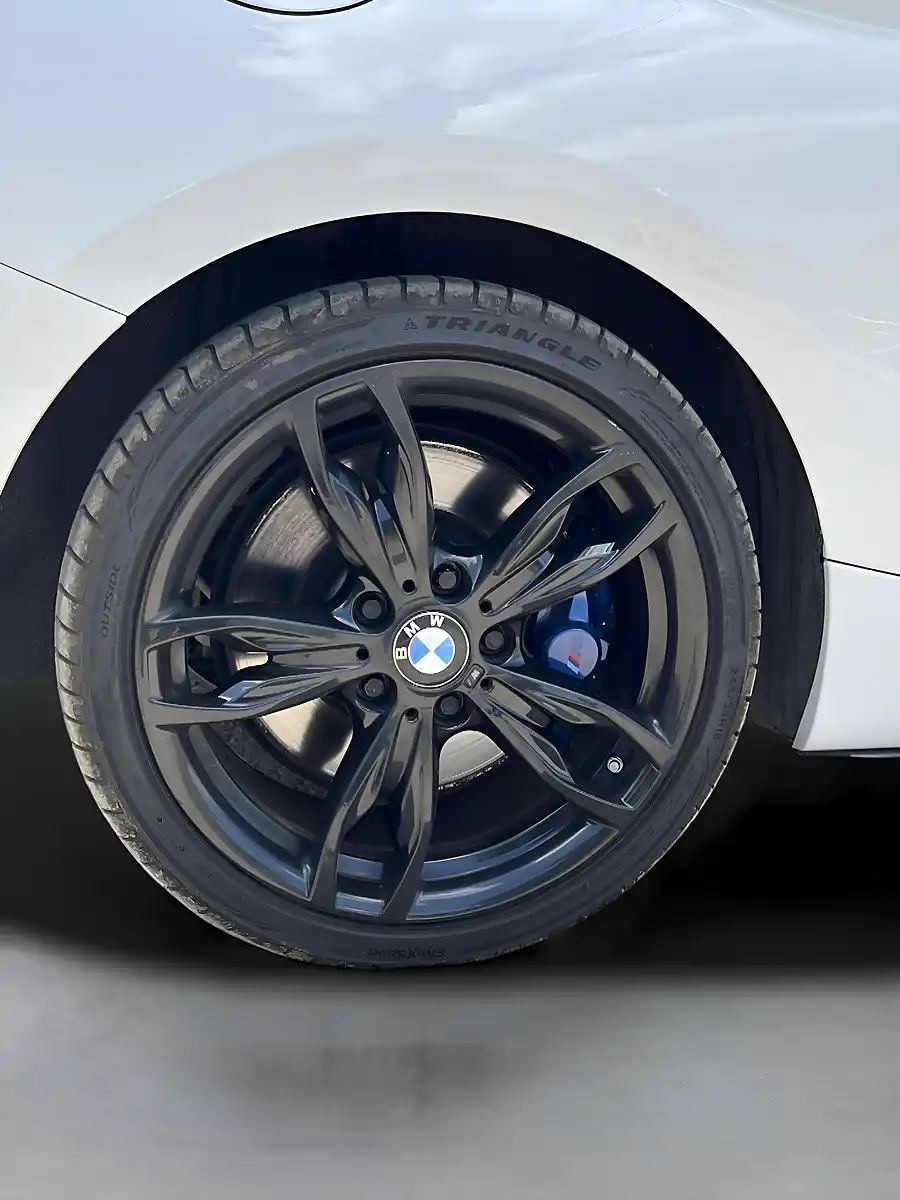Used 2017 BMW 1 Series M140i White - Interior and Exterior details 7
