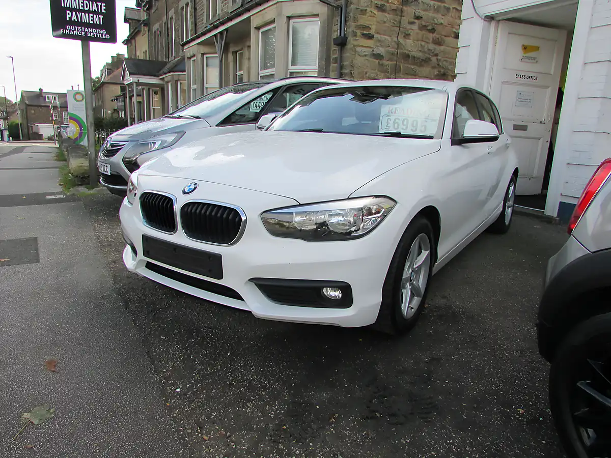 Used 2017 BMW 1 Series Se White - Interior and Exterior details 3