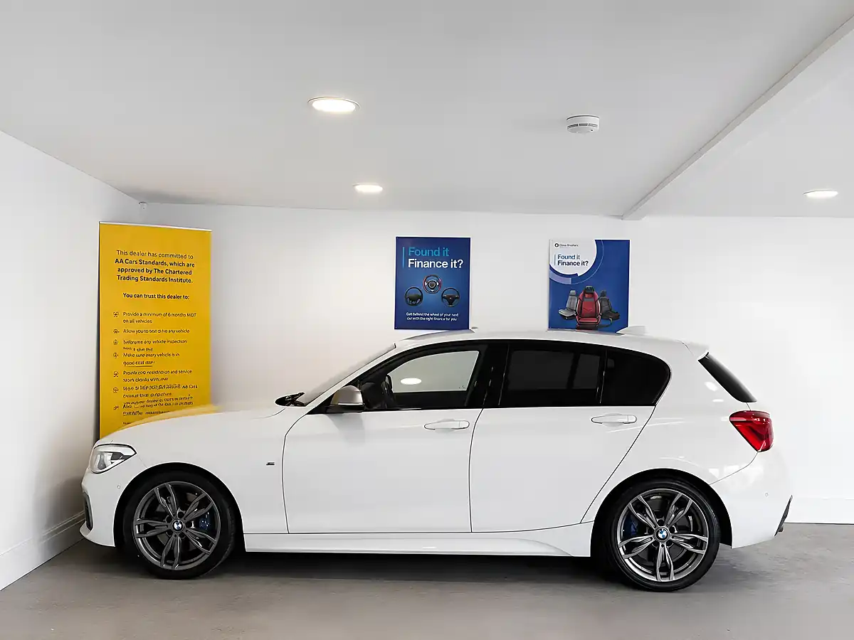 Used 2017 BMW 1 Series Shadow Edition Alpine White - Interior and Exterior details 9