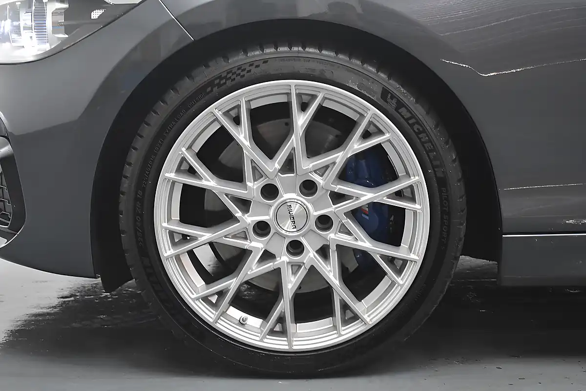 Used 2017 BMW 1 Series Shadow Edition Mineral Grey - Interior and Exterior details 9