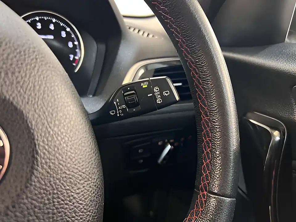 Used 2017 BMW 1 Series Sport Alpine White - Interior and Exterior details 14