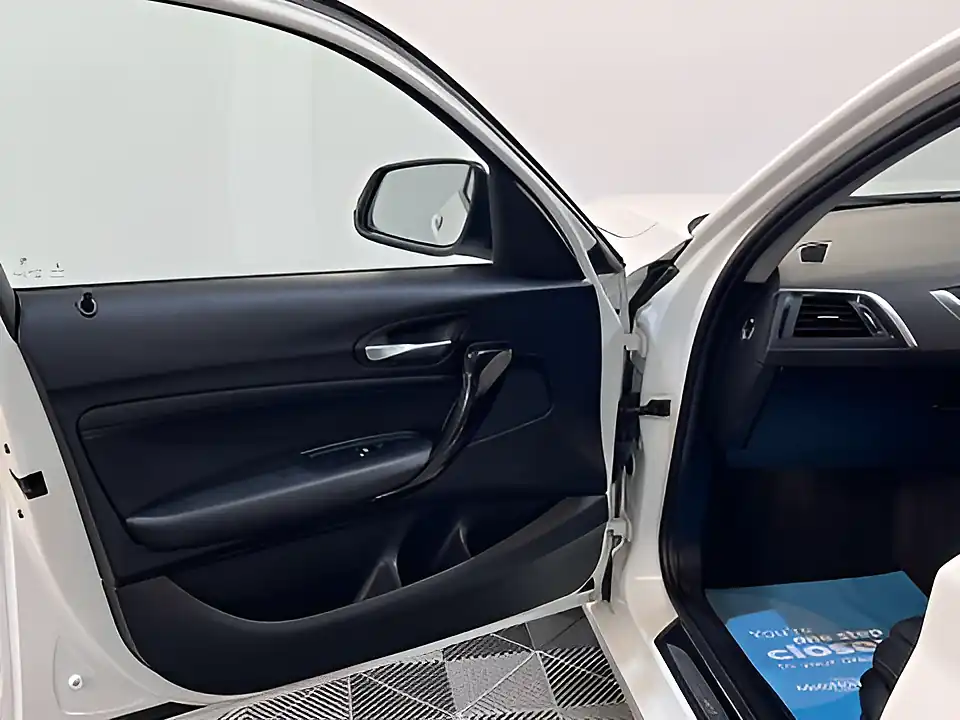 Used 2017 BMW 1 Series Sport Alpine White - Interior and Exterior details 16