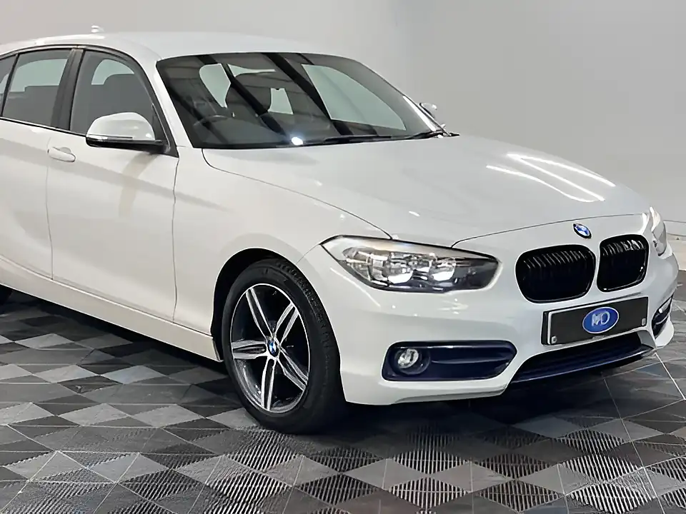 Used 2017 BMW 1 Series Sport Alpine White - Interior and Exterior details 17