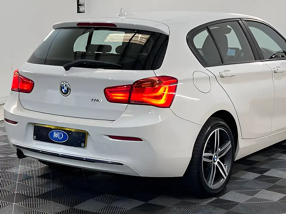 Used 2017 BMW 1 Series Sport Alpine White - Interior and Exterior details 18