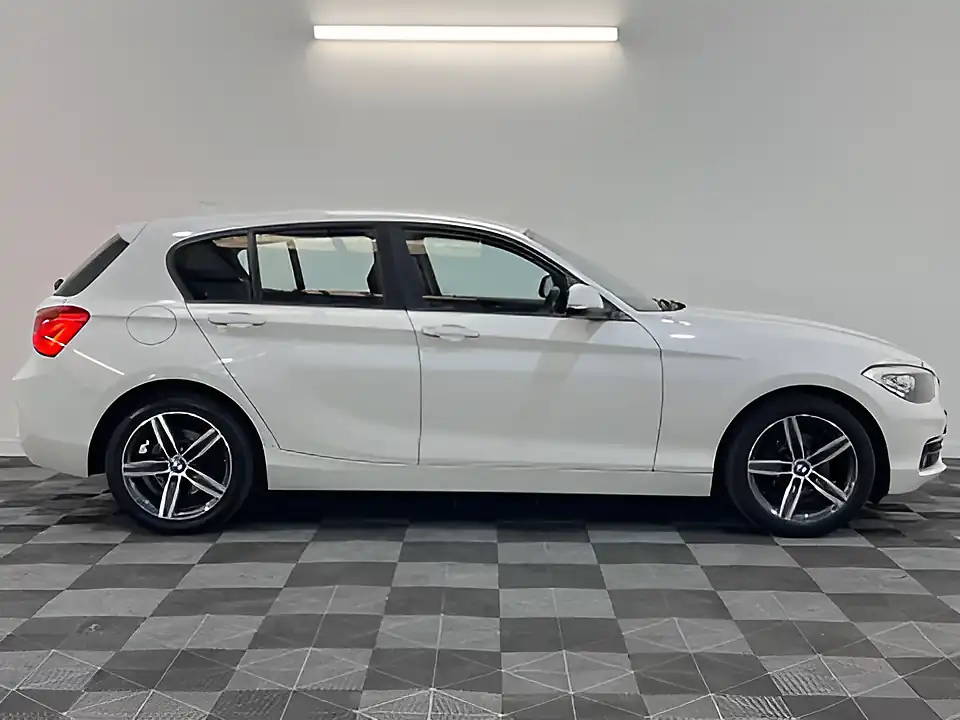 Used 2017 BMW 1 Series Sport Alpine White - Interior and Exterior details 2