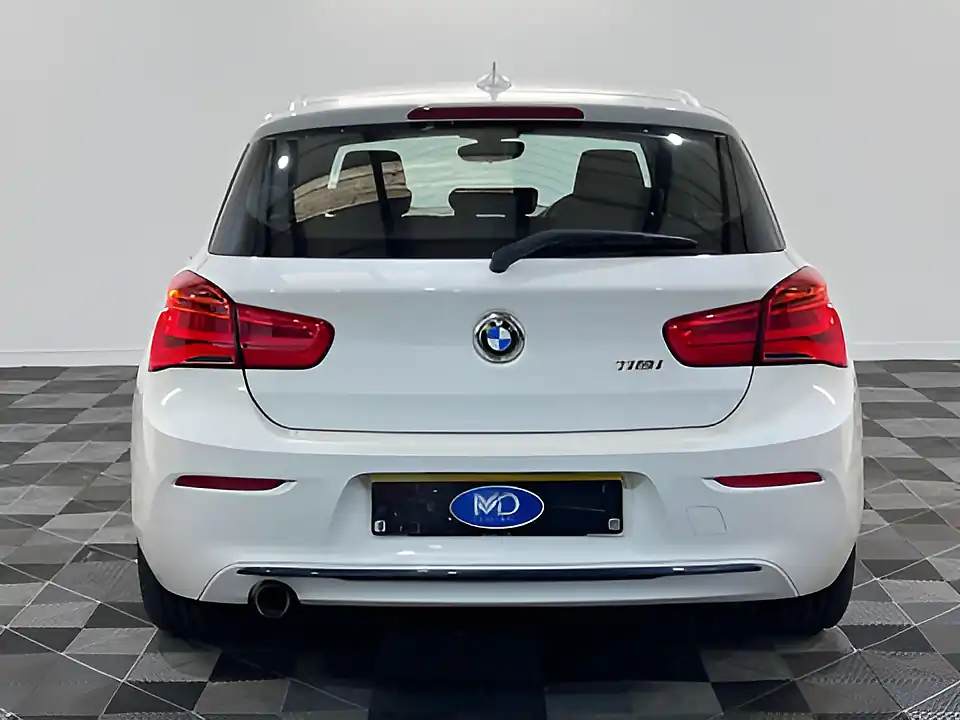 Used 2017 BMW 1 Series Sport Alpine White - Interior and Exterior details 5