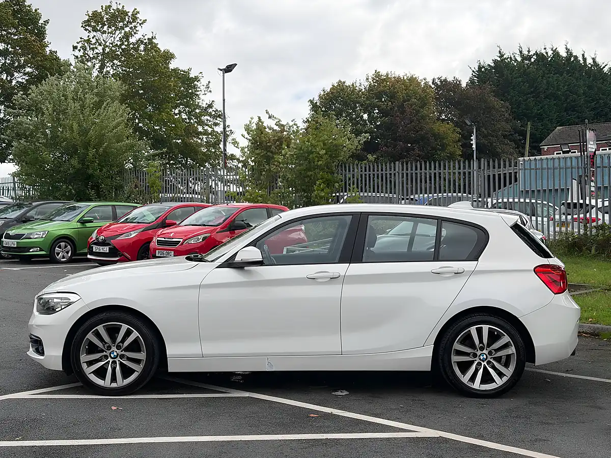 Used 2017 BMW 1 Series Sport White - Interior and Exterior details 3