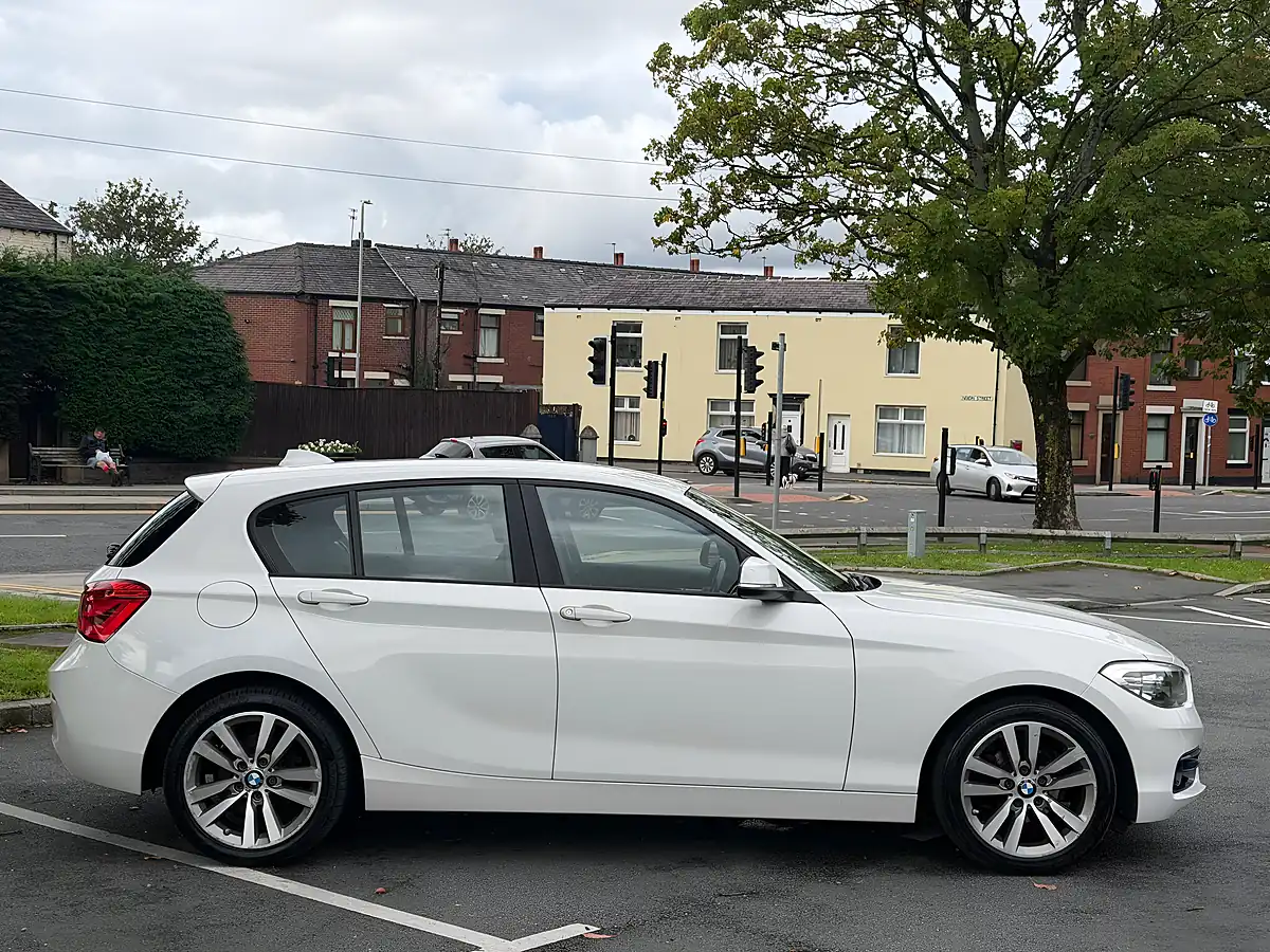 Used 2017 BMW 1 Series Sport White - Interior and Exterior details 7